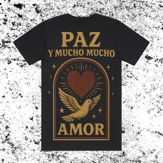 Black shirt that says Paz amor